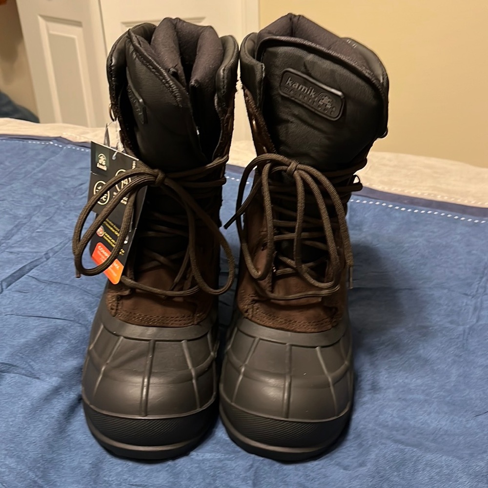 Kamik waterproof lined boots.  New size 7.  -40 F Genuine leather. Durable